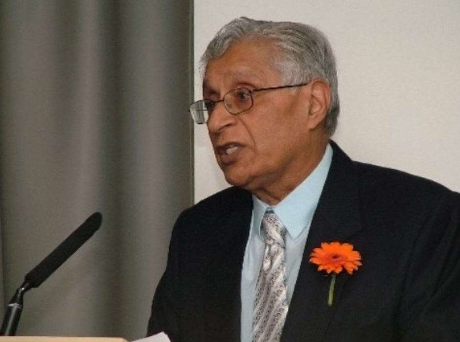 Dr Aziz Kurwa